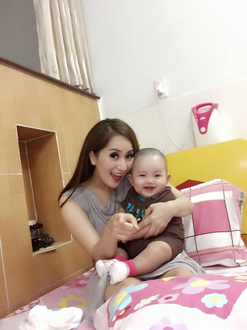 Facebook sao 30/11: Trang Trần khoe ảnh con gái yêu - 5