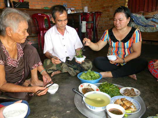 Ba bữa cơm ngon nhất của gia đình ông Nén - 4