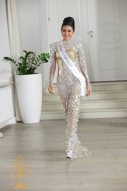 Lệ Quyên lọt top 10 trang phục dạ hội đẹp nhất - 9