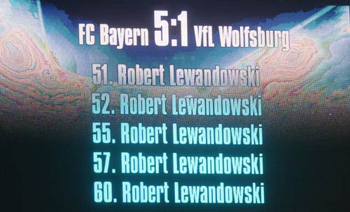 Ghi 5 bàn siêu tốc, Lewandowski nhận 4 kỉ lục Guinness - 1