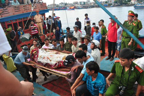Người trên tàu cá Philippines bắn chết ngư dân Việt Nam - 1