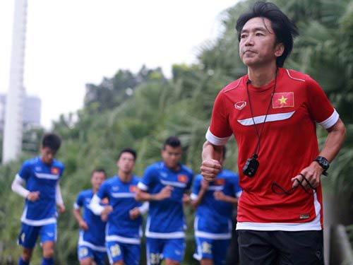 U23 Việt Nam “vào trận”: Cuộc đua bắt đầu nóng - 1