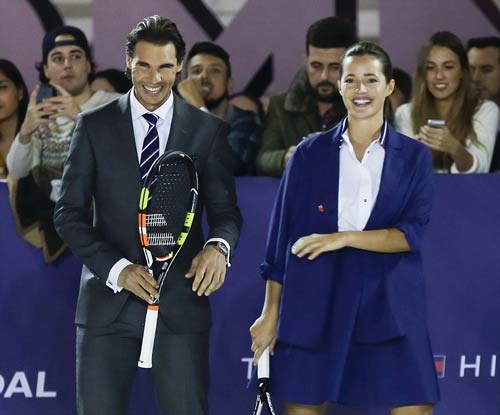 Nadal "đánh tennis cởi đồ" cùng bồ cũ Puyol - 1