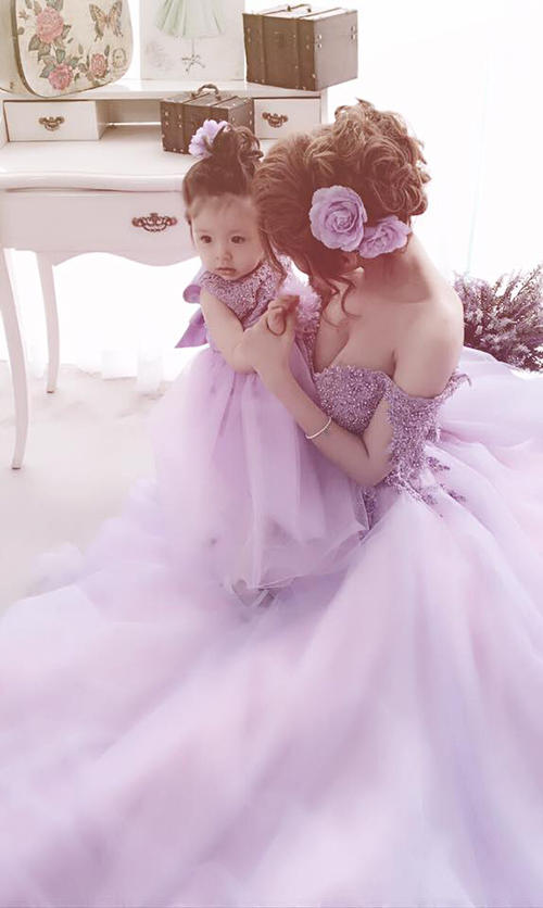 Facebook sao 3/12: Trang Trần khoe con gái giống ba - 9