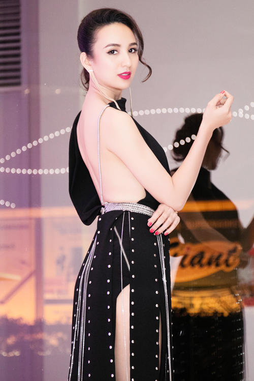 Hoa hậu Ngọc Diễm gây xao xuyến với váy hở lưng - 1