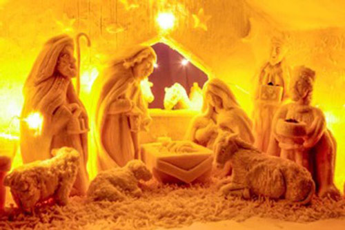 Dùng 40 kg pho mát tạo thành hang Chúa Giáng Sinh 2016 - 2