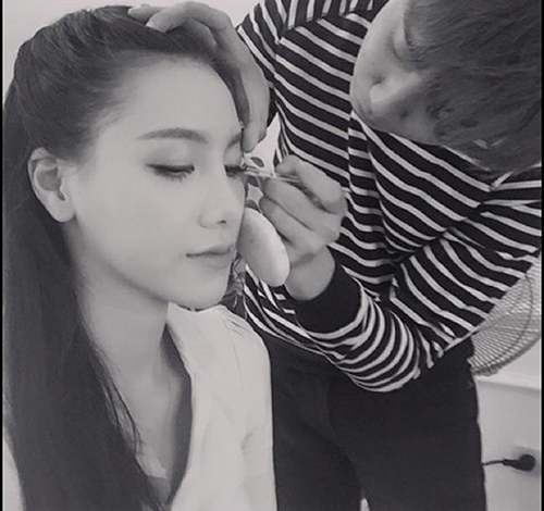 Facebook sao 3/12: Trang Trần khoe con gái giống ba - 5