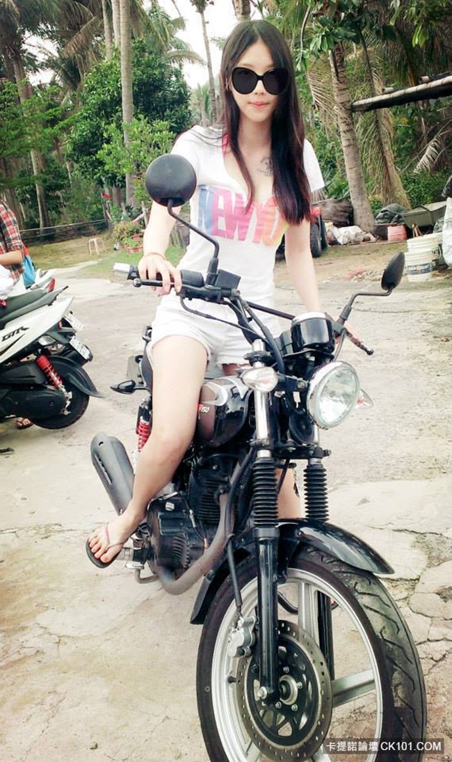 Phiêu Phiêu cảm thấy nếu cưỡi trên chiếc Cuxi đó cô trông chẳng khác nào "King Kong Babie".