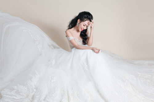 Hotgirl Joxy Thùy Linh đẹp tựa thiên thần trong bộ ảnh cưới - 4