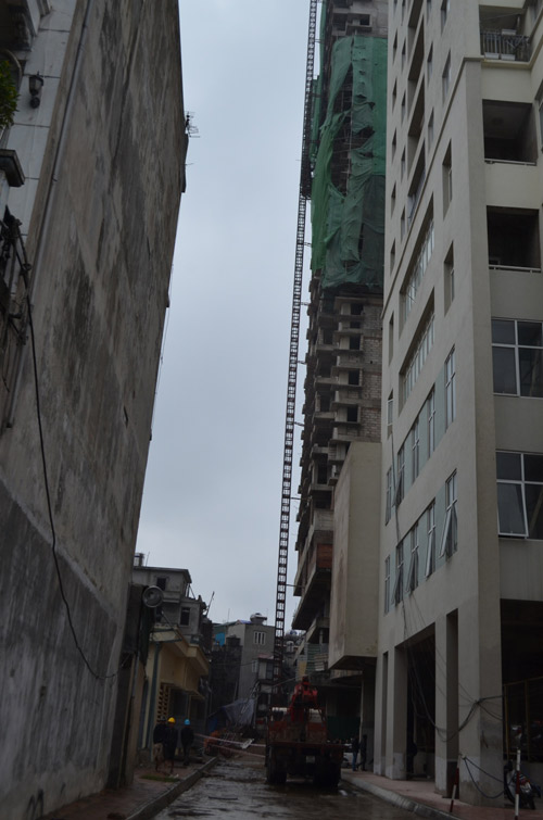 Rơi thang tải vật liệu xây dựng, 3 người thương vong - 5