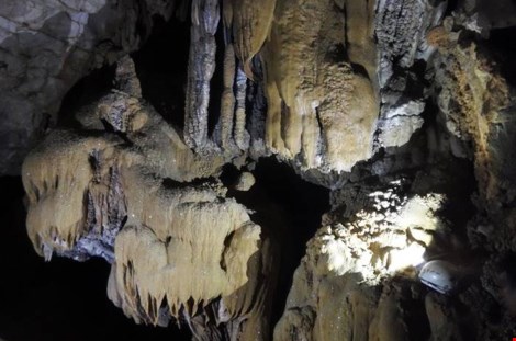 Phát hiện thêm 23 hang động ở vịnh Hạ Long - 1