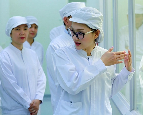 Lan Phương được Đại sứ Nhật Bản khen tặng - 8