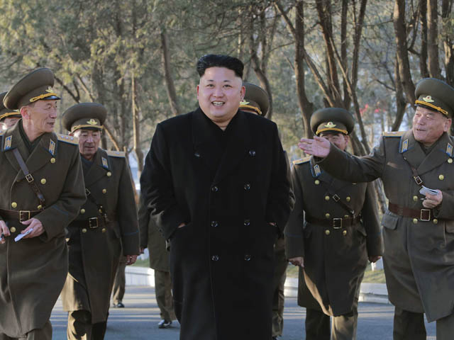Kim Jong-un đầu tư siêu xe limousine bọc thép chống đạn - 1