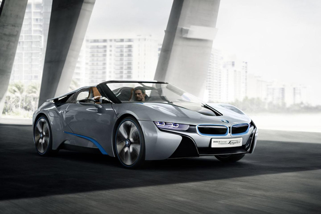 Theo như kế hoạch, mẫu BMW i8 Spyder phiên bản sản xuất có thể sẽ được trình làng tại Paris Motor Show 2015.