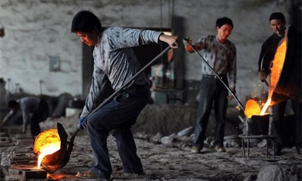 Thua lỗ "ăn sâu" vào ngành thép Trung Quốc năm 2015 - 1