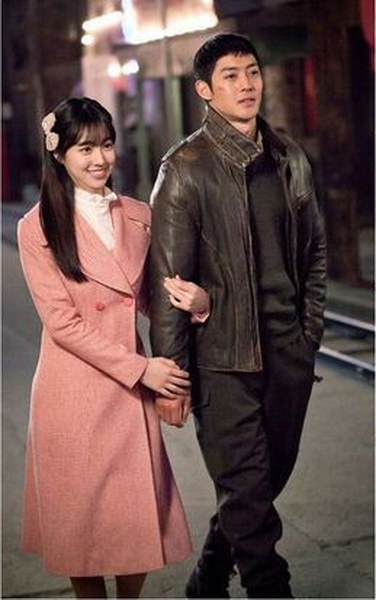 3 tài tử đình đám từng sánh vai với mỹ nữ 9X Jin Se Yun - 3