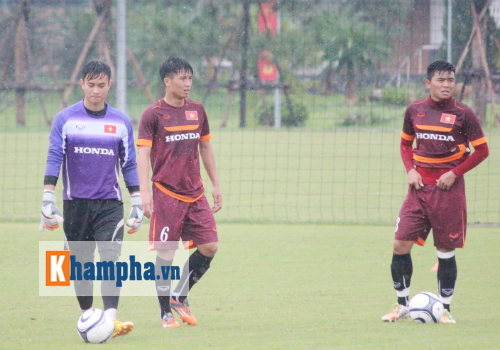 U23 VN: Công Phượng cho Trọng Đại "hít khói" - 2