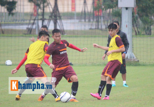 U23 VN: Công Phượng cho Trọng Đại "hít khói" - 12