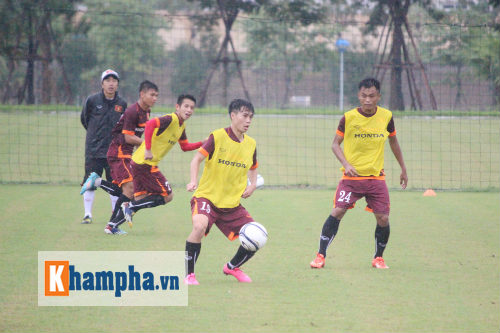 U23 VN: Công Phượng cho Trọng Đại "hít khói" - 10