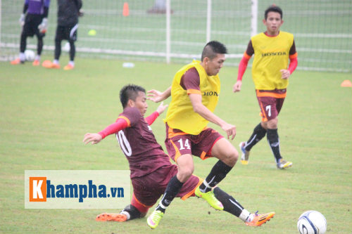 U23 VN: Công Phượng cho Trọng Đại "hít khói" - 1