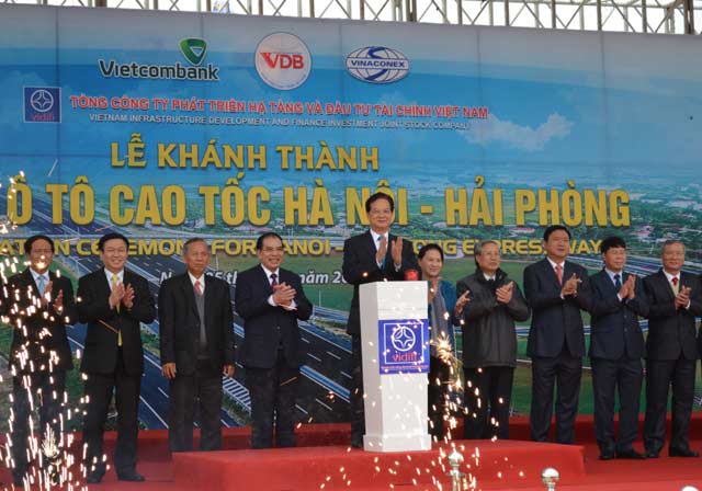 Thủ tướng phát lệnh thông xe cao tốc hiện đại nhất Việt Nam - 1