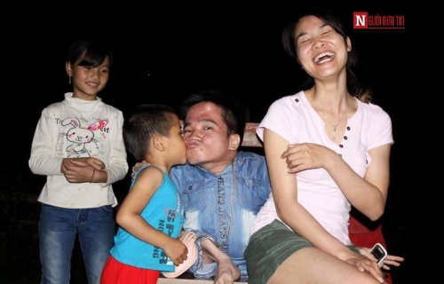 Chàng trai tật nguyền viết đơn bằng máu đòi lại công bằng - 2