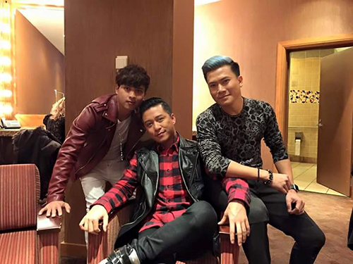 Facebook sao 7/12: Hà Hồ khoe ảnh ôm hôn trai trẻ - 7