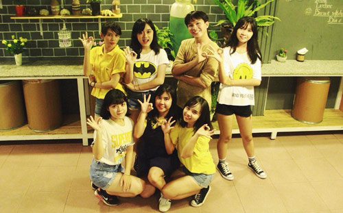 Những “vũ điệu ăn bánh” cực dễ thương của giới trẻ - 2