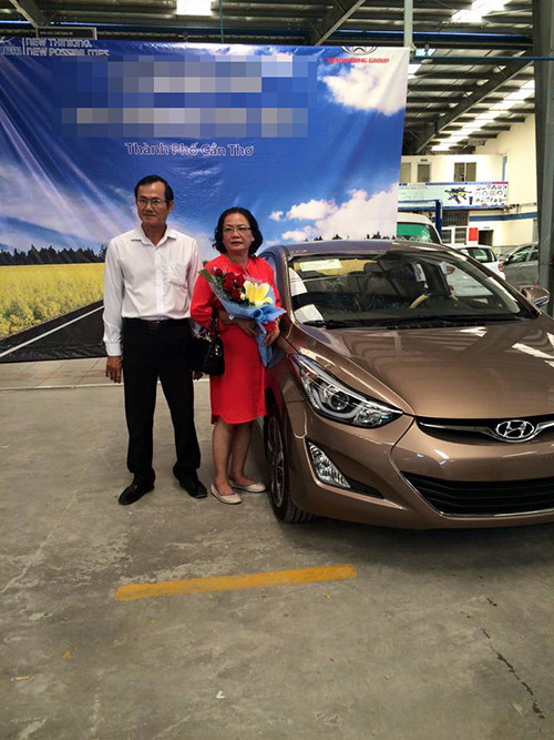 Facebook sao 7/12: Hà Hồ khoe ảnh ôm hôn trai trẻ - 5