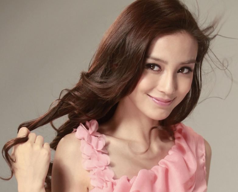 Dương Mịch khốn đốn vì &#34;thích&#34; bài báo kể xấu Angelababy - 1