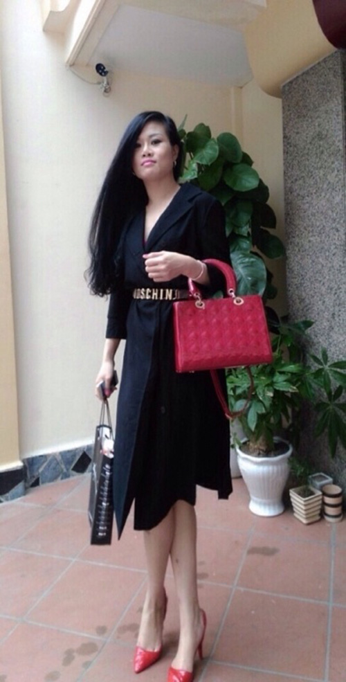 Facebook sao 8/12: Hiệp Gà khoe bạn gái mới sành điệu - 3