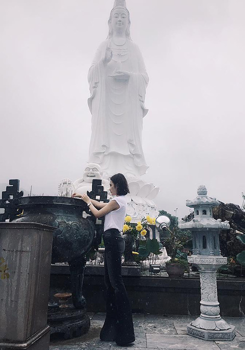 Facebook sao 8/12: Hiệp Gà khoe bạn gái mới sành điệu - 4