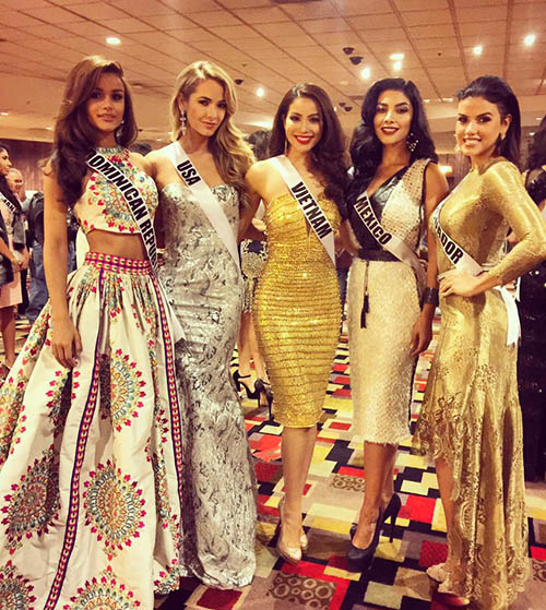 Facebook sao 8/12: Hiệp Gà khoe bạn gái mới sành điệu - 2