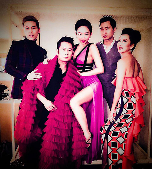 Facebook sao 8/12: Hiệp Gà khoe bạn gái mới sành điệu - 10