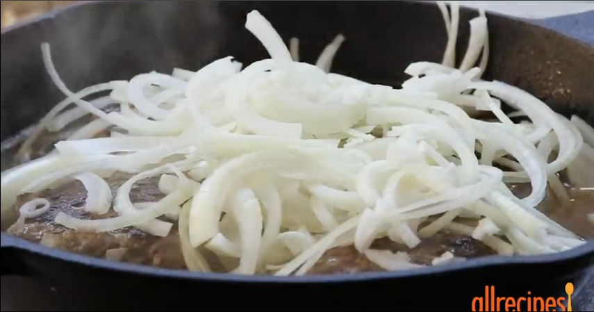 Chả bò chiên nấm ăn kèm cơm nóng ngon tuyệt - 3