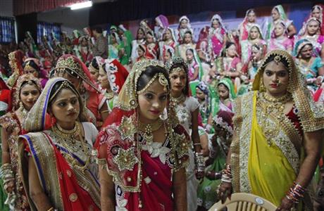Tỉ phú kim cương Ấn Độ làm đám cưới cho 151 cặp uyên ương - 1