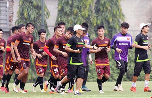 Đội tuyển U-23 Việt Nam: Rèn luyện dưới ‘bão’ - 1