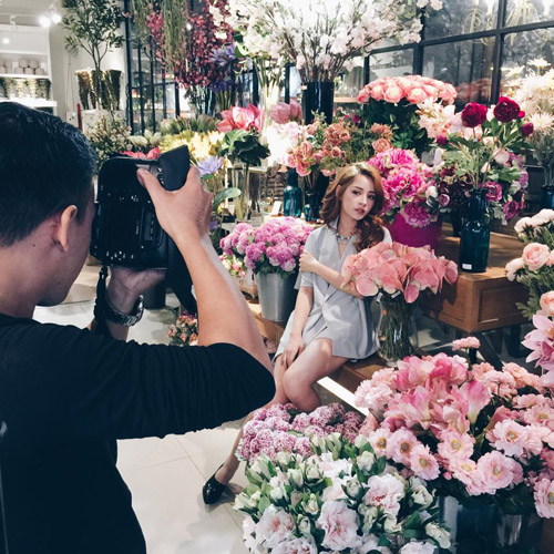 Facebook sao 9/12: Hà Hồ lo ngại rò rỉ ảnh bị chụp lén - 4