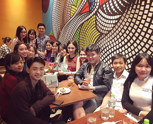 Facebook sao 9/12: Hà Hồ lo ngại rò rỉ ảnh bị chụp lén - 5