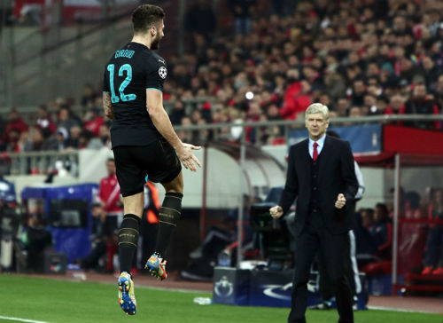 Giroud lập đại công, Wenger vẫn cho rằng Arsenal may - 1