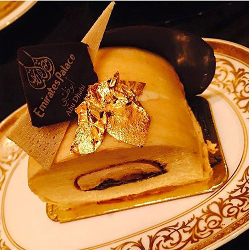 Facebook sao 10/12: Hà Hồ "khoe" ăn sắn dát vàng - 2