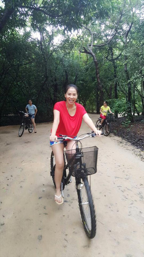 Facebook sao 10/12: Hà Hồ "khoe" ăn sắn dát vàng - 3