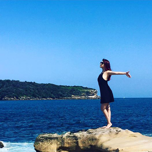 Facebook sao 10/12: Hà Hồ "khoe" ăn sắn dát vàng - 10