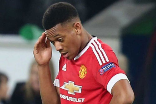 Sôi động cúp C1 10/12: Sợ CĐV quay lưng, MU giảm giá vé - 2