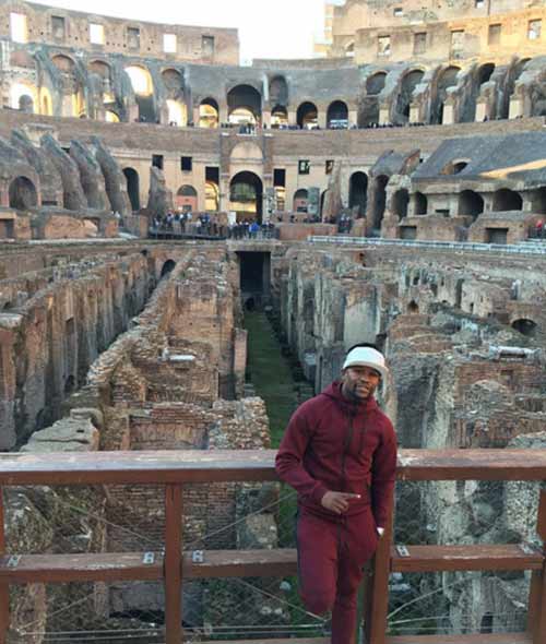 Tin thể thao HOT 11/12: Mayweather du lịch khắp thế giới - 2