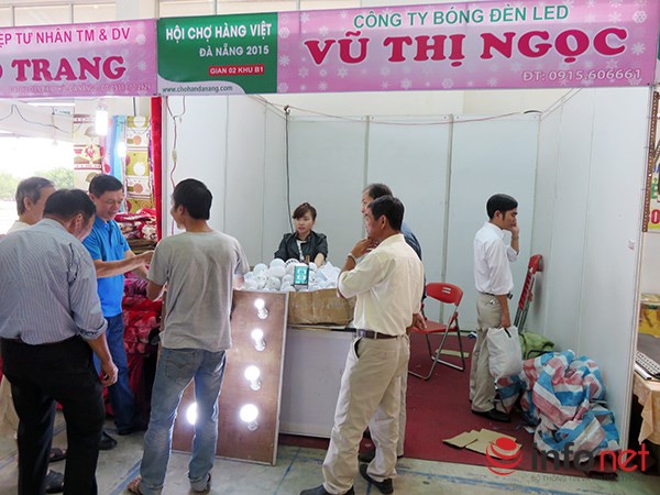 Đà Nẵng: Hàng Trung Quốc lại chui vào hội chợ hàng Việt! - 11