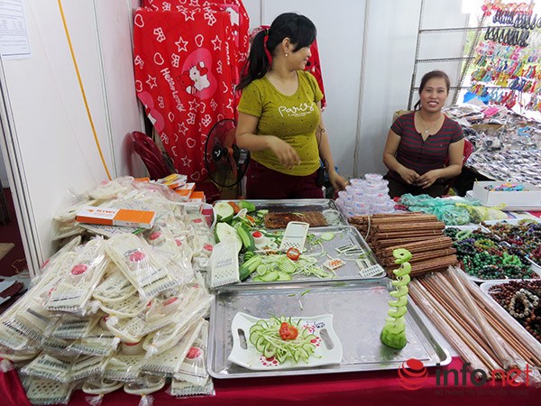 Đà Nẵng: Hàng Trung Quốc lại chui vào hội chợ hàng Việt! - 6