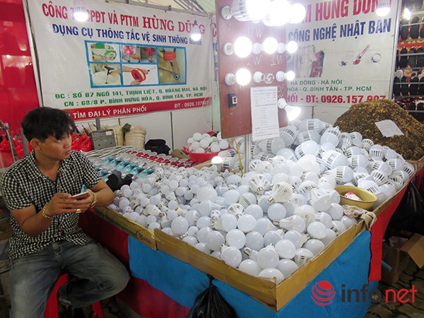 Đà Nẵng: Hàng Trung Quốc lại chui vào hội chợ hàng Việt! - 9