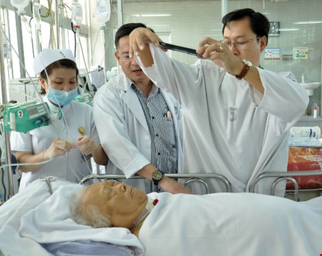 Cuối tuần vào bệnh viện làm CMND cho bệnh nhân - 4