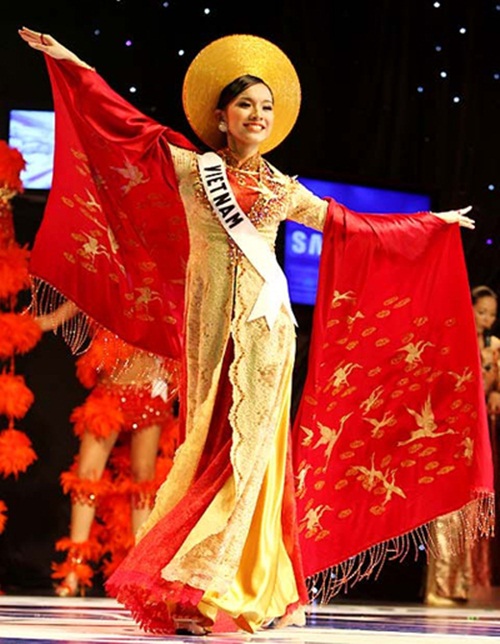 Trang phục dân tộc của mỹ nhân Việt ở đấu trường quốc tế - 1